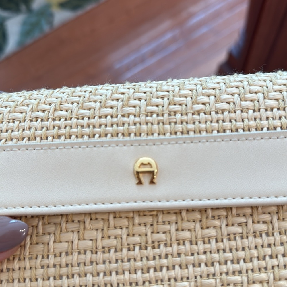 Etienne Aigner Woven Clutch New - Picture 2 of 9